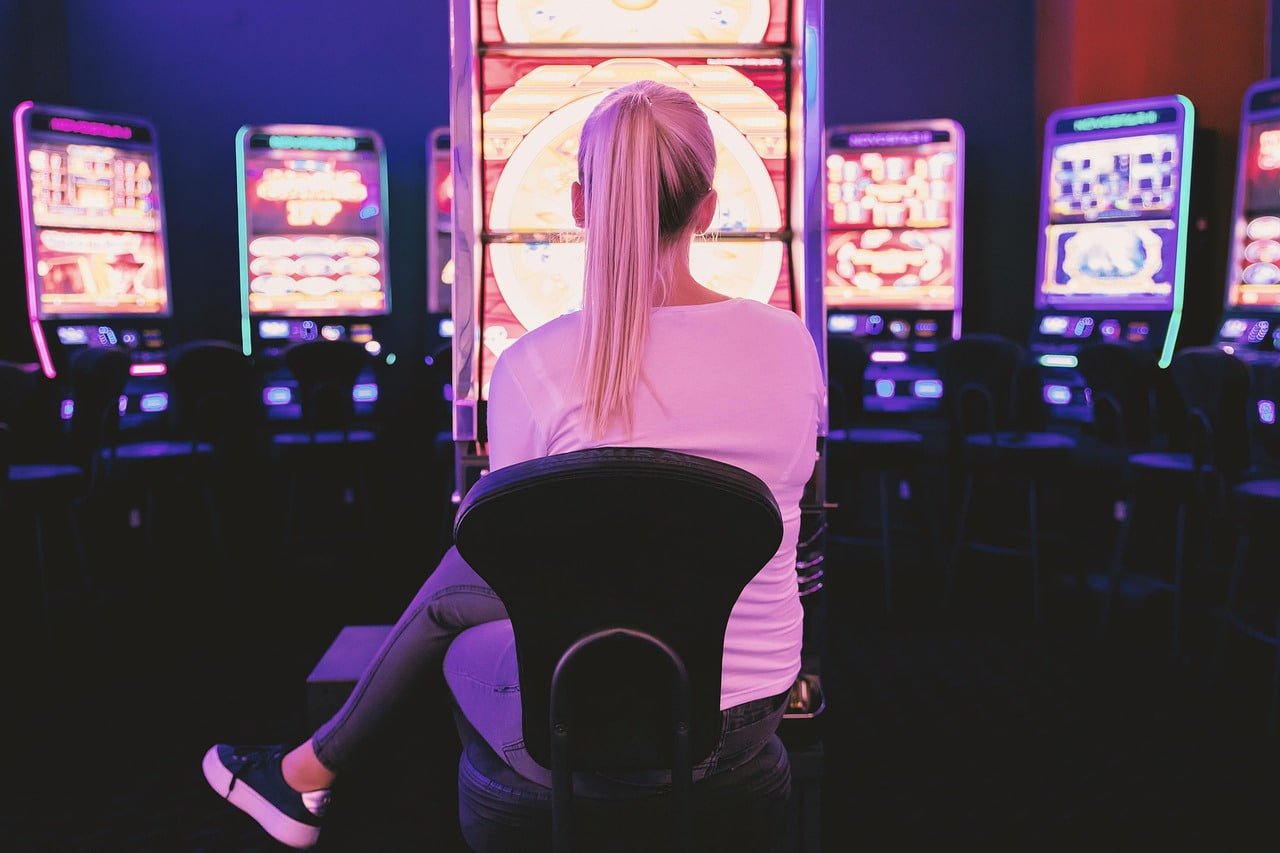 Filipino player checking paldopinas sports odds on mobile during a game day